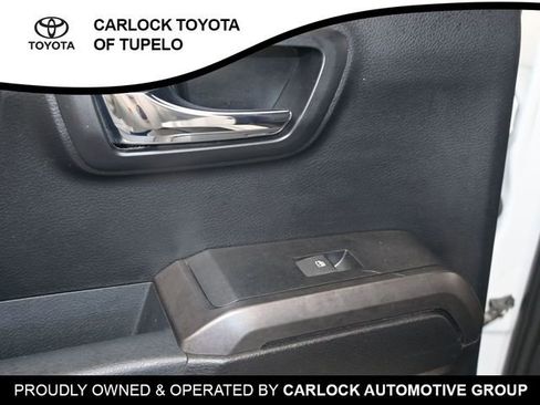 Used 2018 Toyota Tacoma TRD Off-Road AWD/4WD image 30
