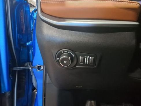 Used 2025 Jeep Compass Limited AWD/4WD image 19
