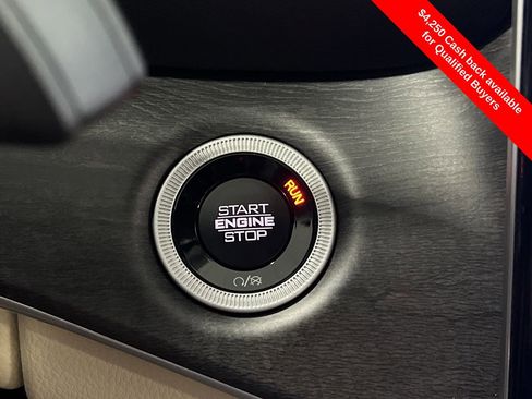 New 2025 Jeep Grand Cherokee Limited w/ Luxury Tech Group II image 11