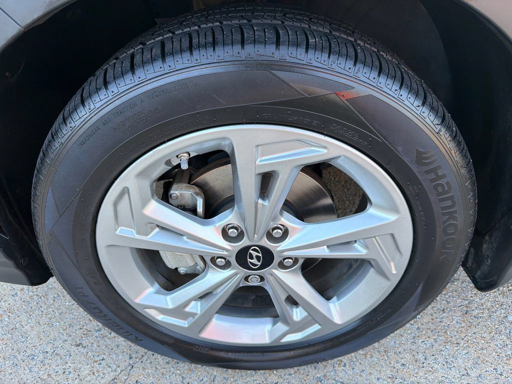Used 2022 Hyundai Kona SEL w/ Convenience Package FWD image 11