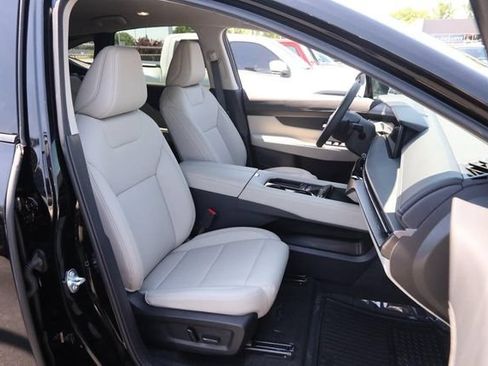 Certified 2025 Nissan Murano SV FWD image 27
