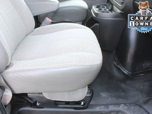 Used 2014 Chevrolet Express 3500 image 17