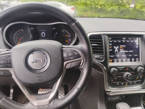 Used 2018 Jeep Grand Cherokee Limited w/ Trailer Tow Group IV AWD/4WD image 9