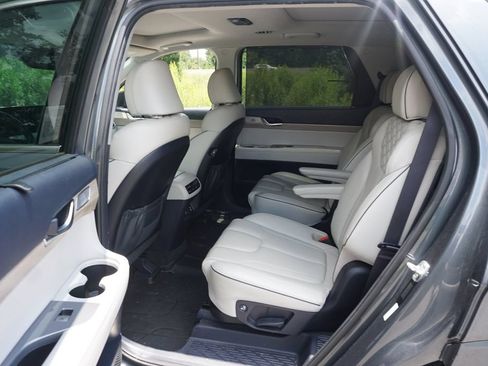 Used 2022 Hyundai Palisade Limited FWD image 15