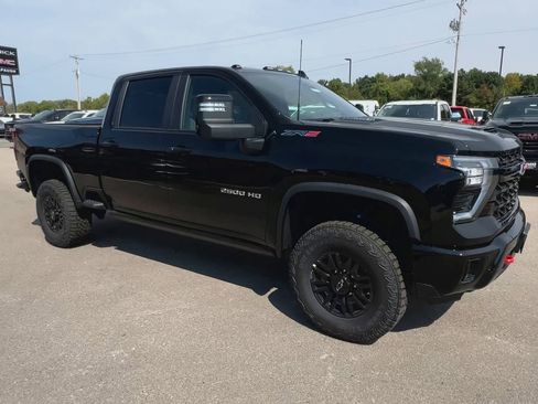 New 2025 Chevrolet Silverado 2500 ZR2 w/ Technology Package image 38