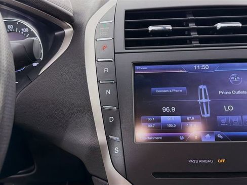 Used 2013 Lincoln MKZ FWD image 20