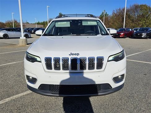 Used 2019 Jeep Cherokee Limited w/ Luxury Group image 2