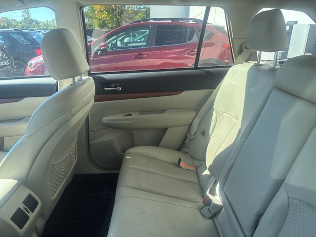 Used 2014 Subaru Outback 2.5i Limited w/ Moonroof Package AWD/4WD image 5