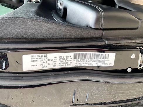 Used 2019 Dodge Durango GT image 35