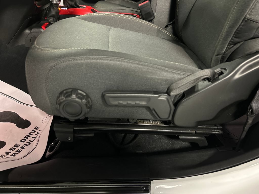 Used 2024 Jeep Wrangler Sport AWD/4WD image 13