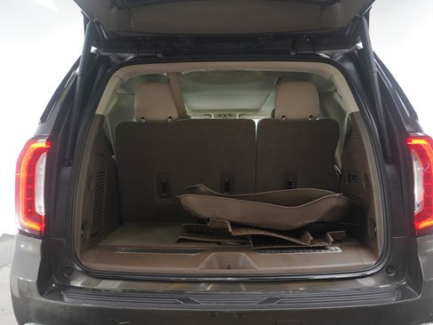 Used 2021 GMC Yukon Denali w/ Denali Premium Package image 20