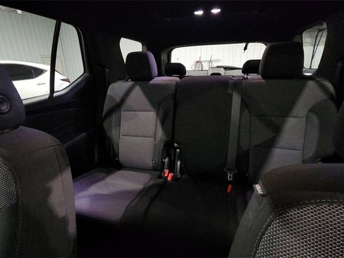 Used 2023 Chevrolet Traverse LT image 12