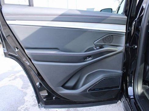 Used 2024 Jeep Wagoneer Launch Edition image 33