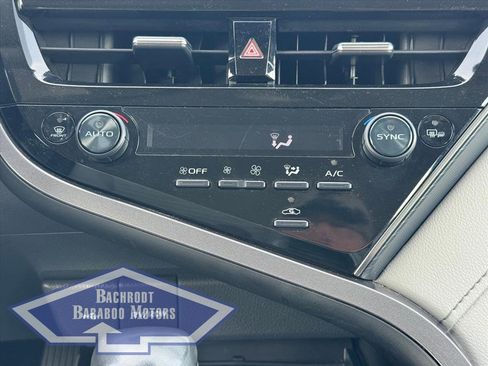 Used 2024 Toyota Camry SE image 15