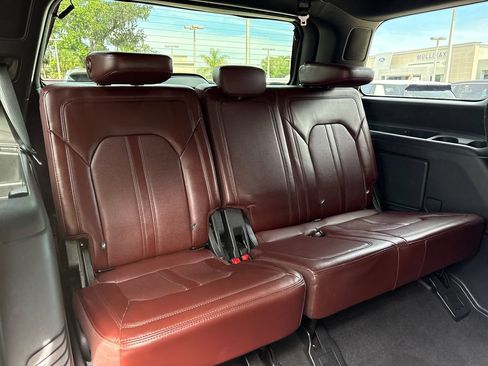 Used 2024 Ford Expedition Limited RWD image 30