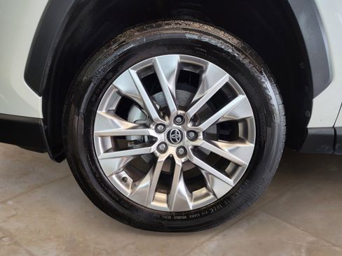 Used 2021 Toyota RAV4 Limited image 31