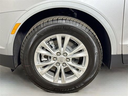 New 2025 Cadillac XT5 Luxury image 19