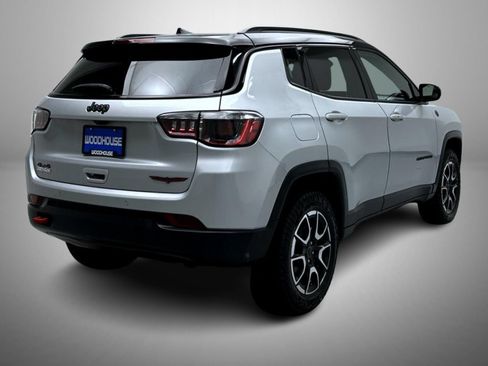 Used 2025 Jeep Compass Trailhawk AWD/4WD image 5