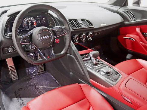 Used 2021 Audi R8 V10 w/ Premium Package RWD image 15