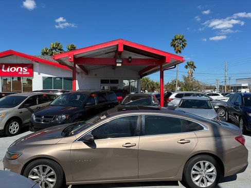 Used 2019 Chevrolet Malibu LT FWD image 18