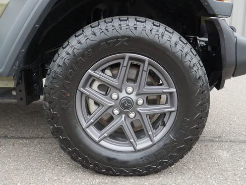 Used 2025 Jeep Wrangler Unlimited Sport AWD/4WD image 11