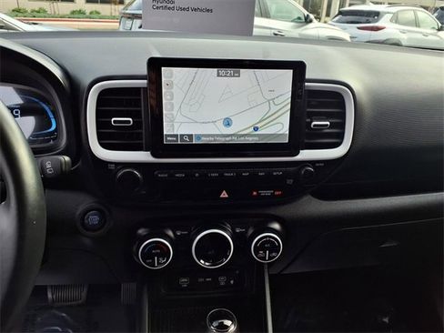 Certified 2024 Hyundai Venue Limited image 18