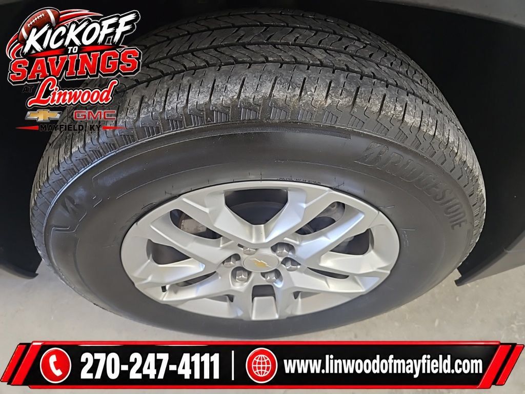 Used 2023 Chevrolet Traverse LS FWD image 9