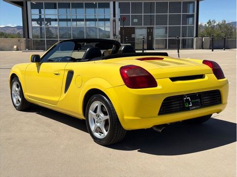 Used 2001 Toyota MR2 image 13