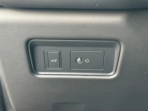 Used 2022 Jaguar F-PACE S image 28