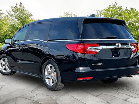 Used 2019 Honda Odyssey EX-L image 2