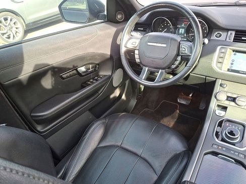 Used 2019 Land Rover Range Rover Evoque SE Premium image 15