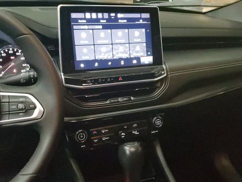 Used 2023 Jeep Compass Altitude image 23