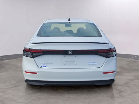 Used 2025 Honda Accord Sport image 4