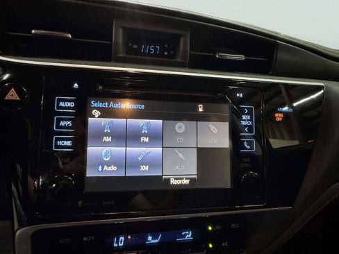 Used 2018 Toyota Corolla SE FWD image 25