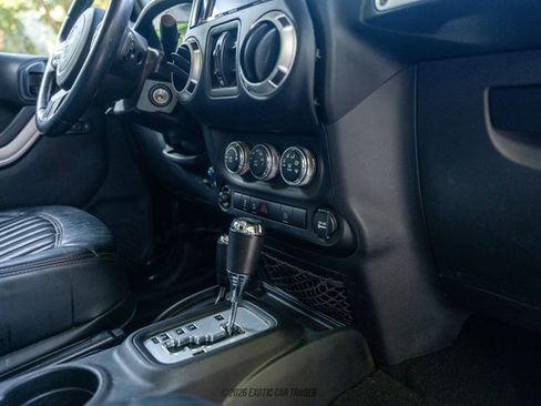 Used 2017 Jeep Wrangler Unlimited Rubicon w/ Connectivity Group AWD/4WD image 66