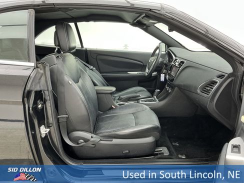 Used 2013 Chrysler 200 Limited image 21