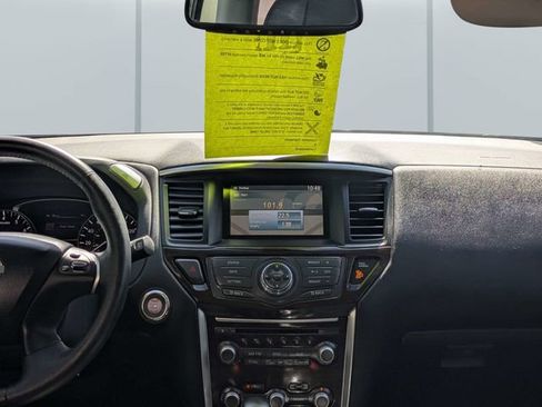 Used 2013 Nissan Pathfinder SL FWD image 19
