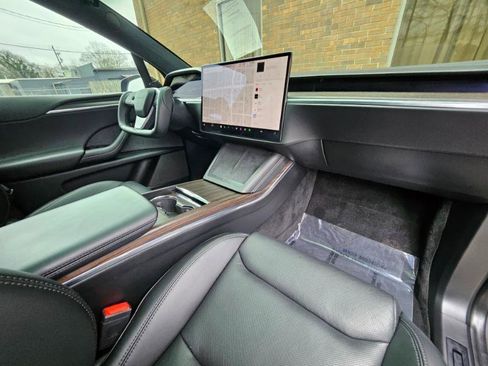 Used 2023 Tesla Model X AWD image 51