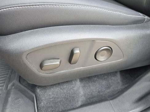 Used 2024 Chevrolet Traverse LT w/ Enhanced Driving Package FWD image 23