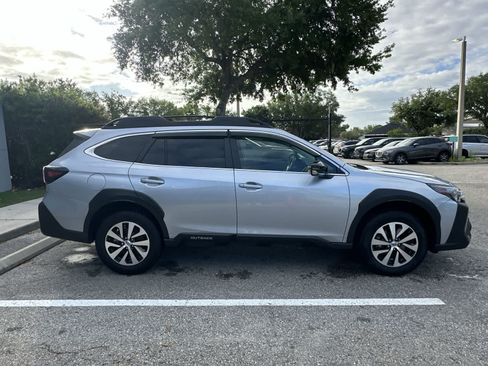 Used 2024 Subaru Outback Premium AWD/4WD image 10