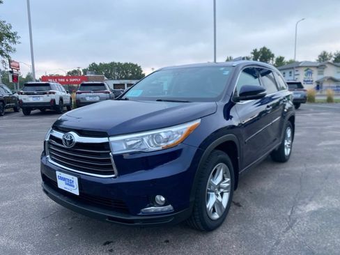Used 2015 Toyota Highlander Limited Platinum AWD/4WD image 3