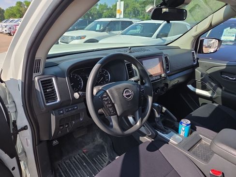 Used 2022 Nissan Frontier SV AWD/4WD image 10