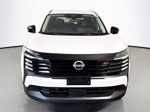 Used 2026 Nissan Kicks SR image 2