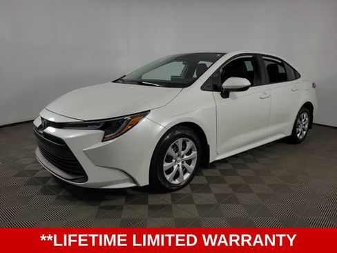 Used 2026 Toyota Corolla LE FWD image 3