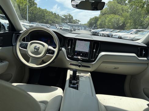 Certified 2024 Volvo XC60 B5 Core w/ Protection Package Premier AWD/4WD image 30