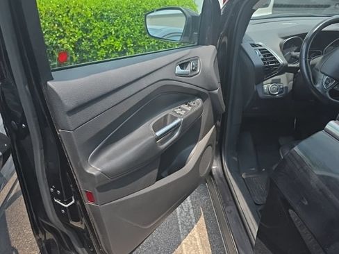 Used 2019 Ford Escape Titanium AWD/4WD image 8