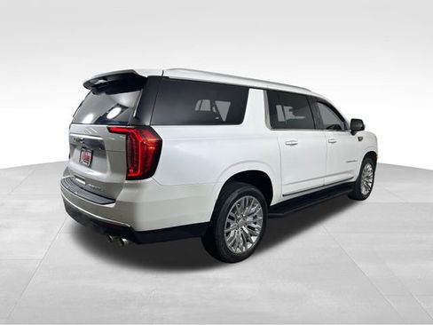 Used 2023 GMC Yukon XL Denali image 7