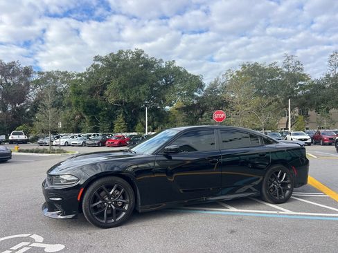 Used 2023 Dodge Charger R/T w/ Harman/Kardon Audio Group image 10