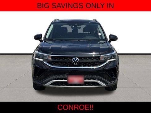 Used 2023 Volkswagen Taos SE FWD image 2