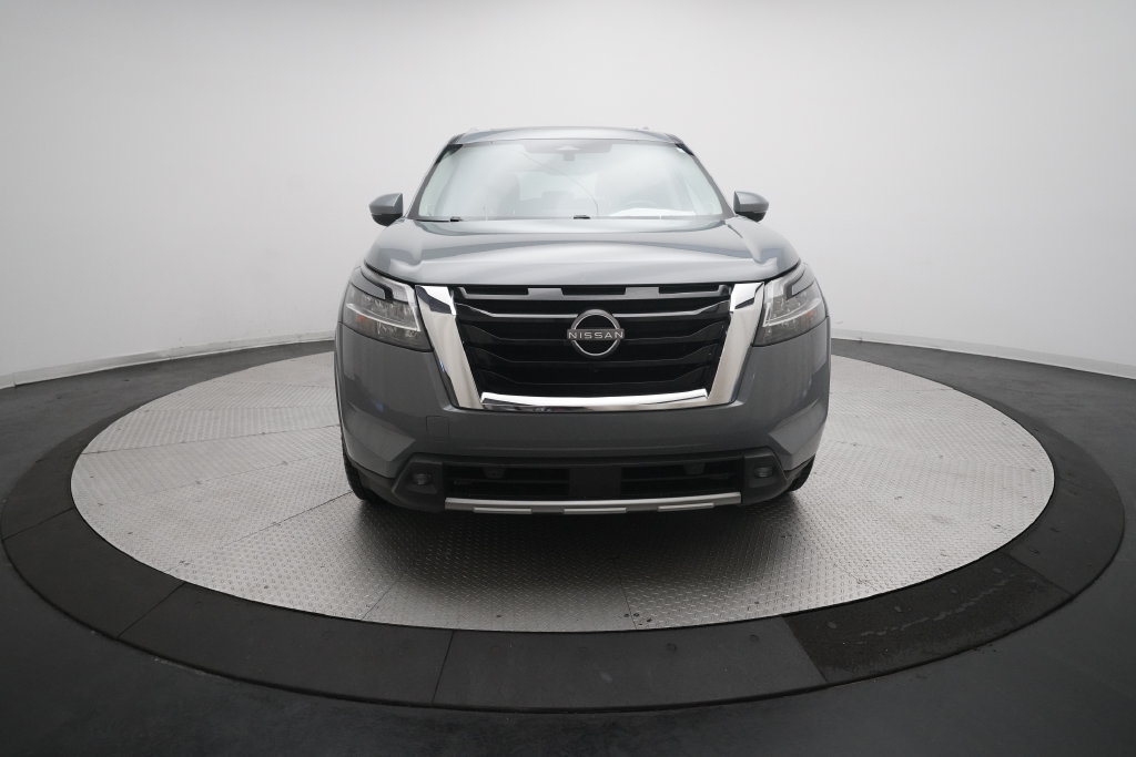 Used 2022 Nissan Pathfinder SL AWD/4WD image 11